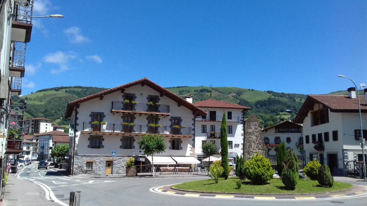 Hostal-Cicloturismo Lopenea Leitza  Dış mekan fotoğraf