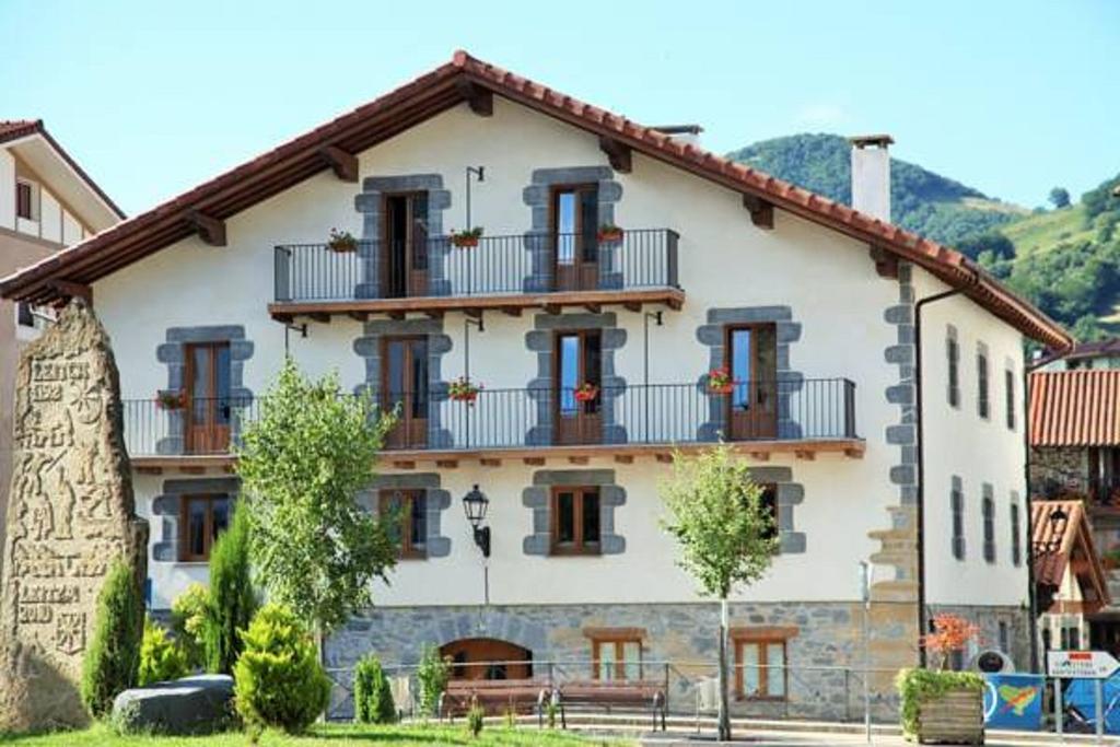 Hostal-Cicloturismo Lopenea Leitza  Oda fotoğraf