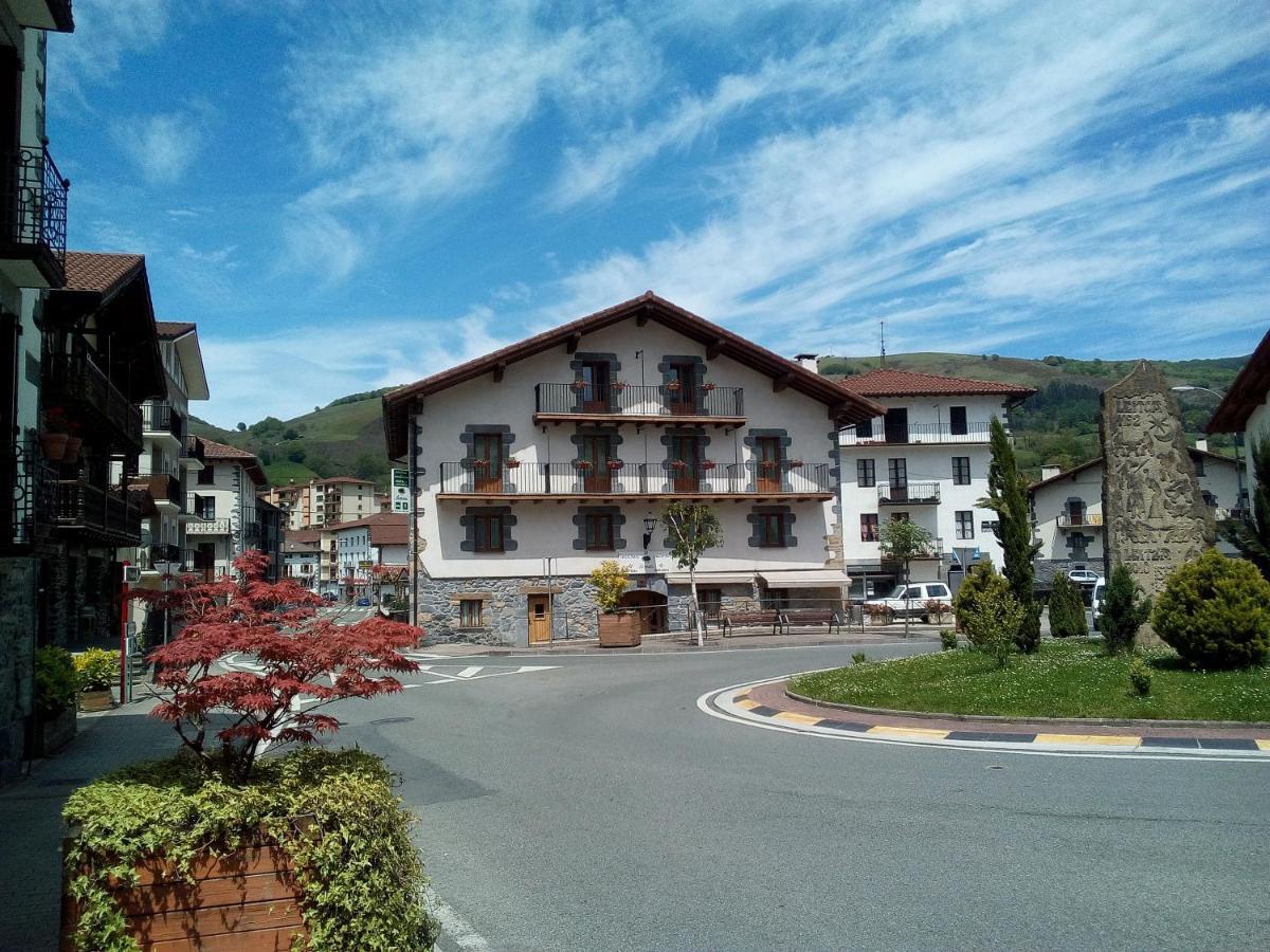 Hostal-Cicloturismo Lopenea Leitza  Dış mekan fotoğraf